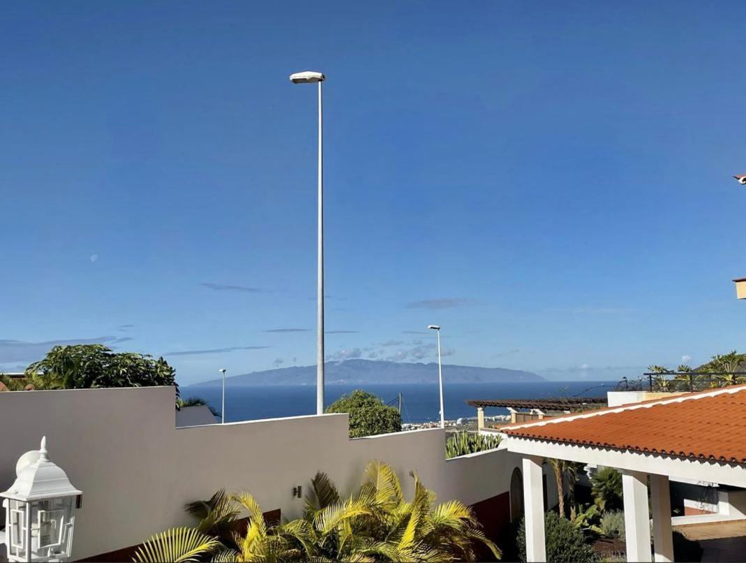 Villa Amorio A Spacious Modern Getaway With A Private Heated Pool & Sea Views Costa Adeje  Exterior foto
