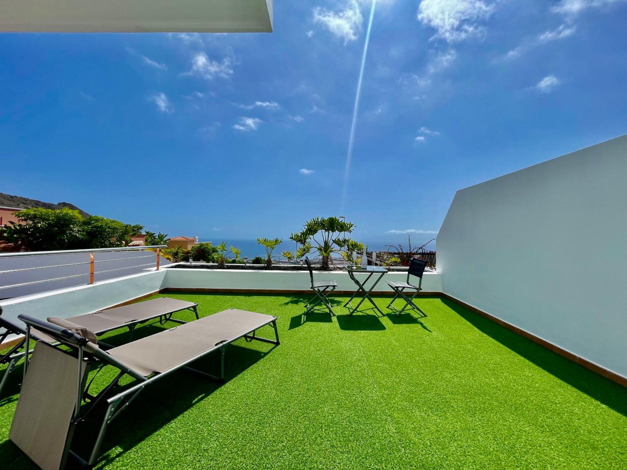Villa Amorio A Spacious Modern Getaway With A Private Heated Pool & Sea Views Costa Adeje  Exterior foto