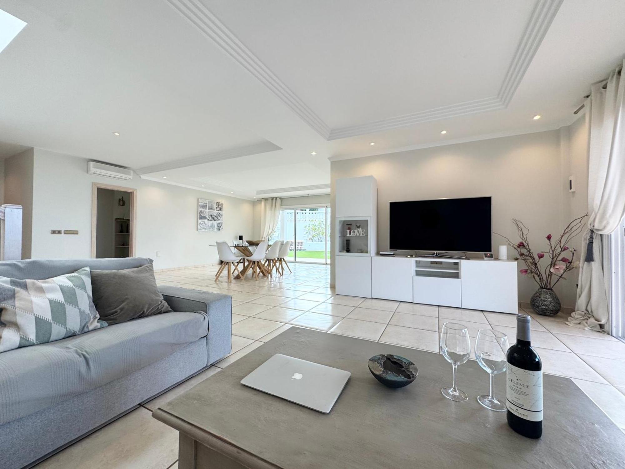 Villa Amorio A Spacious Modern Getaway With A Private Heated Pool & Sea Views Costa Adeje  Exterior foto